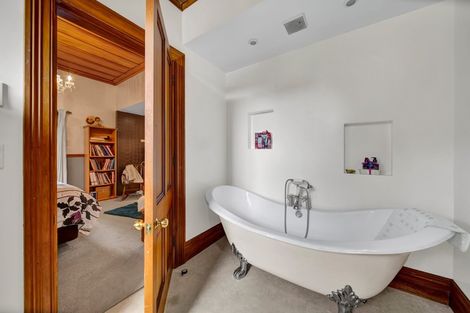 Photo of property in 7 Richmond Road, Brixton, New Plymouth, 4373