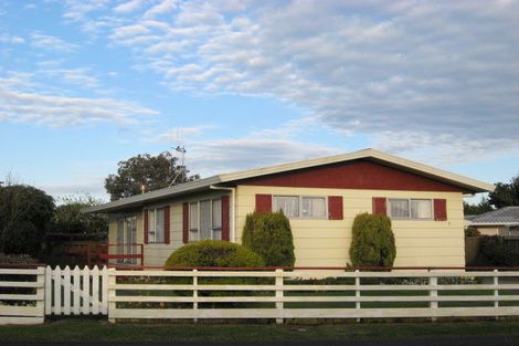 Photo of property in 5 Saunders Place, Gonville, Whanganui, 4501