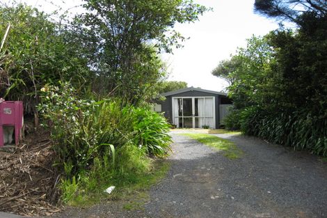 Photo of property in 85 Seaview Road, Piha, 0772