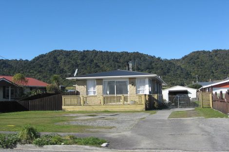 Photo of property in 98 Domett Esplanade, Cobden, Greymouth, 7802