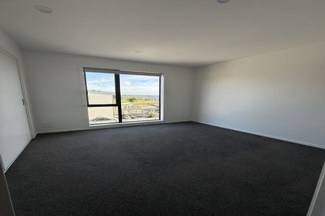 Photo of property in 2/504 Don Buck Road, Massey, Auckland, 0614