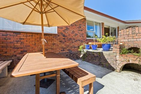 Photo of property in 17 Scanlen Terrace, Kelston, Auckland, 0602