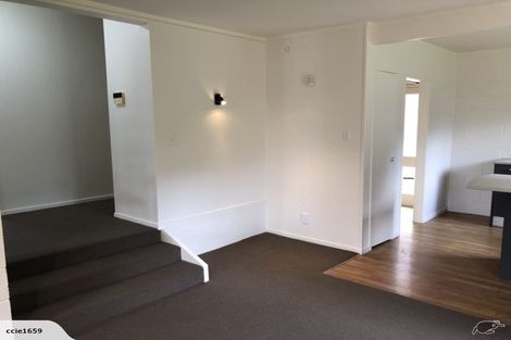 Photo of property in 14 Teviot Place, Totara Vale, Auckland, 0629