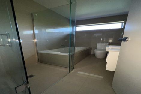 Photo of property in 17a Wyoming Avenue, Murrays Bay, Auckland, 0630