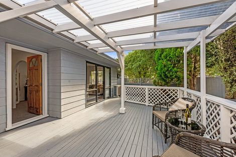 Photo of property in 37 Gosford Drive, Botany Downs, Auckland, 2010