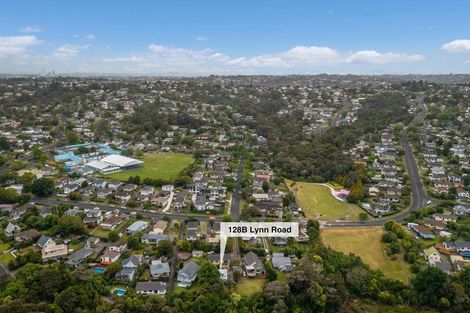 Photo of property in 2/128 Lynn Road, Bayview, Auckland, 0629