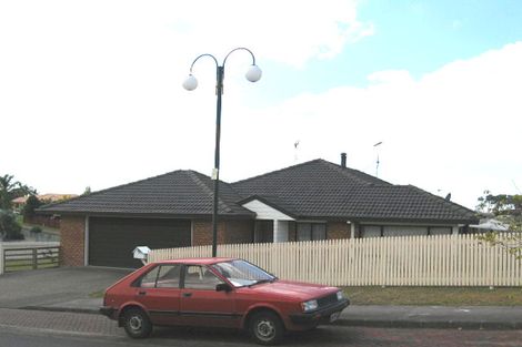 Photo of property in 2 Cesari Place, West Harbour, Auckland, 0618