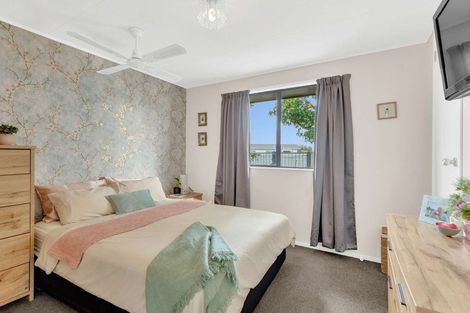 Photo of property in 6 Mercury Street, Milson, Palmerston North, 4414