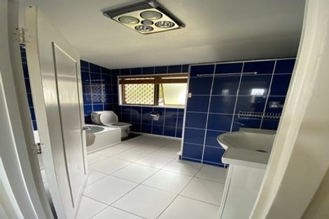 Photo of property in 1/13 Saddleback Rise, Murrays Bay, Auckland, 0630