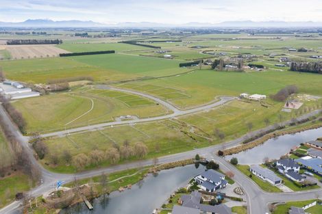 Photo of property in 8 Village Green Drive, Huntingdon, 7774