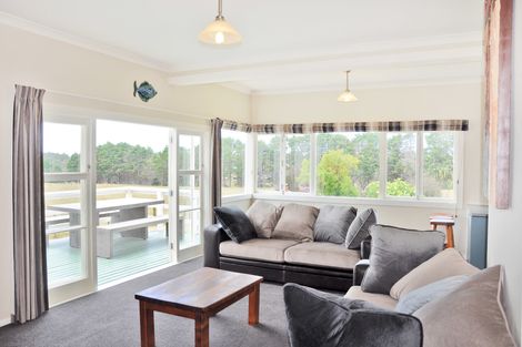 Photo of property in 15 Pukenui Road, Kaiwaka, 0573