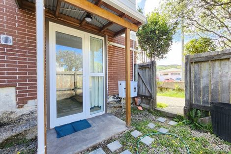 Photo of property in 35 Turkington Street, Tawa, Wellington, 5028