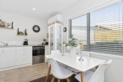 Photo of property in 11 Kamahi Crescent, Papamoa Beach, Papamoa, 3118