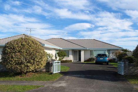 Photo of property in 8 Amadeus Place, Northpark, Auckland, 2013