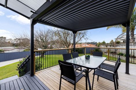 Photo of property in 43 Lansdowne Crescent, Glenview, Hamilton, 3206