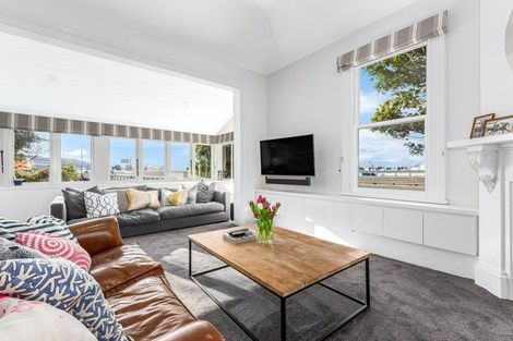 Photo of property in 13 Tinakori Road, Thorndon, Wellington, 6011