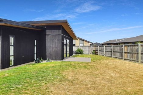 Photo of property in 6 Wyllie Place, Amberley, 7410