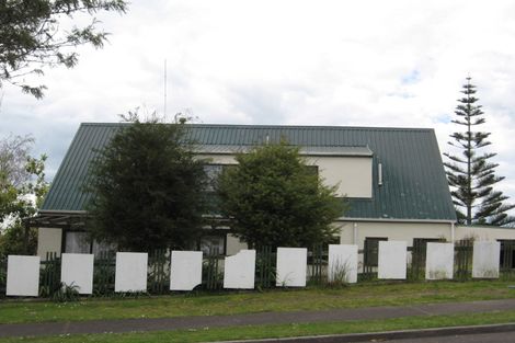 Photo of property in 8 Cumberland Crescent, Welcome Bay, Tauranga, 3112