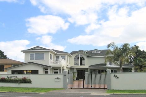 Photo of property in 198 Oceanbeach Road, Mount Maunganui, 3116