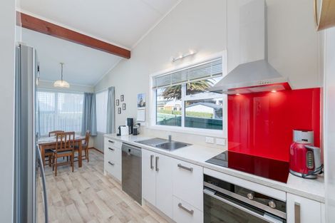 Photo of property in 1 Lilac Lane, Maungaraki, Lower Hutt, 5010