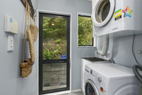 Photo of property in 3/4 Dowse Drive, Maungaraki, Lower Hutt, 5010