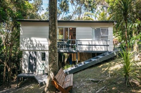 Photo of property in 7 Taraire Street, Ostend, Waiheke Island, 1081