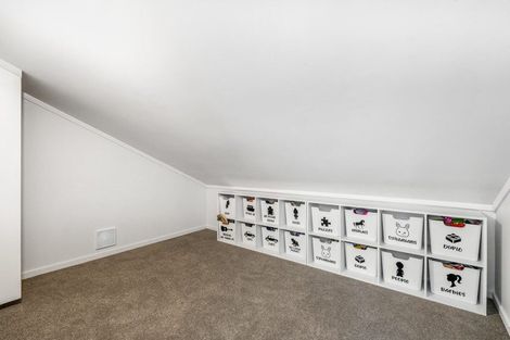 Photo of property in 3 Glucina Avenue, West Harbour, Auckland, 0618