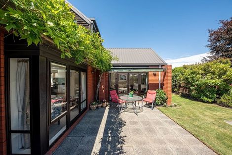 Photo of property in 5a Mclellan Place, Ilam, Christchurch, 8041