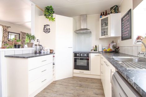 Photo of property in 6 Robinson Crescent, Westbrook, Palmerston North, 4412