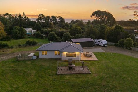 Photo of property in 105 Peka Peka Road, Peka Peka, Waikanae, 5391