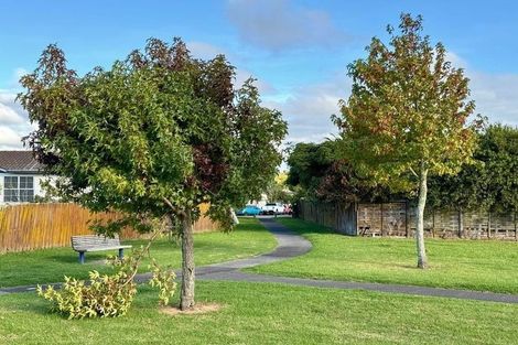 Photo of property in 2/147 Gills Road, Half Moon Bay, Auckland, 2014