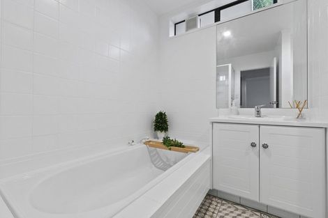 Photo of property in 3/56 Milford Road, Milford, Auckland, 0620