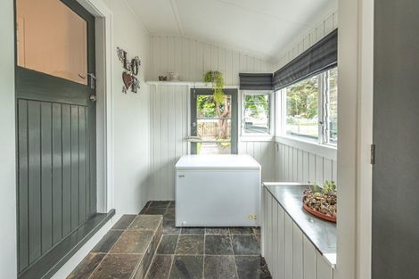 Photo of property in 18 Suther Street, Waverley, 4510