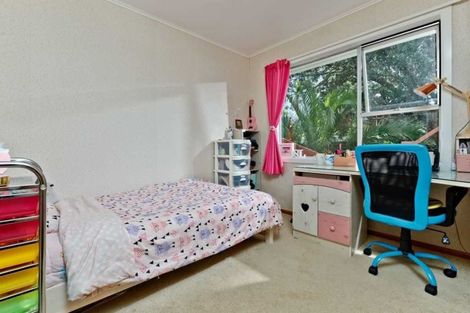 Photo of property in 4 Cheval Drive, Totara Vale, Auckland, 0629
