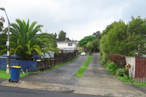 Photo of property in 23 Helleur Road, Massey, Auckland, 0614