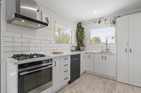 Photo of property in 10 Hillview Road, Waihi Beach, 3611