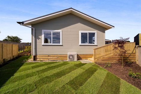 Photo of property in 25 Maple Crescent, Whalers Gate, New Plymouth, 4310