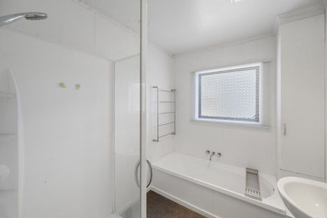 Photo of property in 33 Duckworth Crescent, Greenmeadows, Napier, 4112