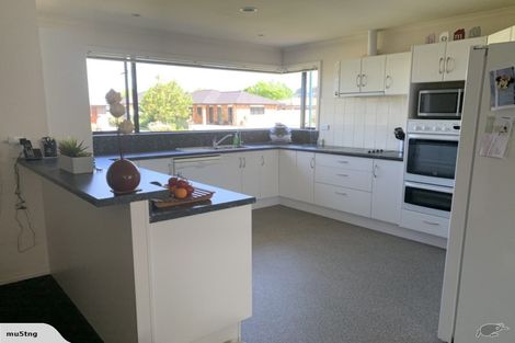 Photo of property in 205 Frimley Oaks, Frimley, Hastings, 4120