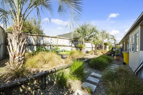 Photo of property in 4 Delmont Close, East Tamaki Heights, Auckland, 2016