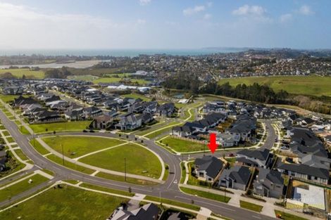 Photo of property in 2 Pommes Way, Silverdale, 0932