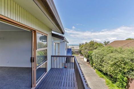 Photo of property in 1/27 Rangitoto Terrace, Milford, Auckland, 0620