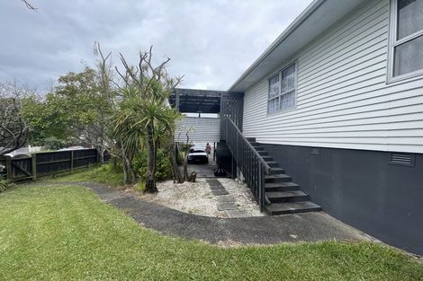 Photo of property in 26 Totaravale Drive, Totara Vale, Auckland, 0629