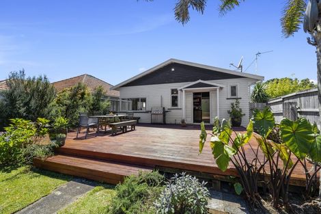 Photo of property in 64 Lorna Street, Lynmouth, New Plymouth, 4310