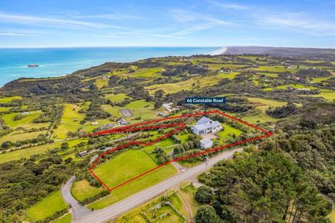 Photo of property in 66 Constable Road, Muriwai, Waimauku, 0881