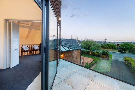 Photo of property in 10 Kowhai Road, Campbells Bay, Auckland, 0630