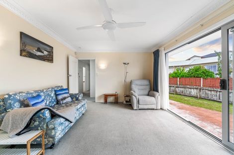 Photo of property in 120a Taylor Street, Blockhouse Bay, Auckland, 0600