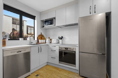 Photo of property in 2/37 Webb Street, St Albans, Christchurch, 8014