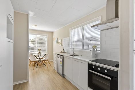 Photo of property in 39 Court Town Close, Mangere, Auckland, 2022