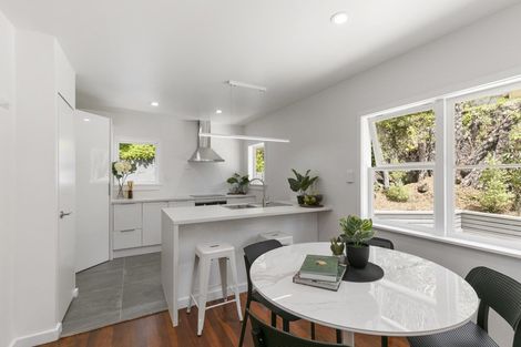 Photo of property in 138 Miromiro Road, Normandale, Lower Hutt, 5010